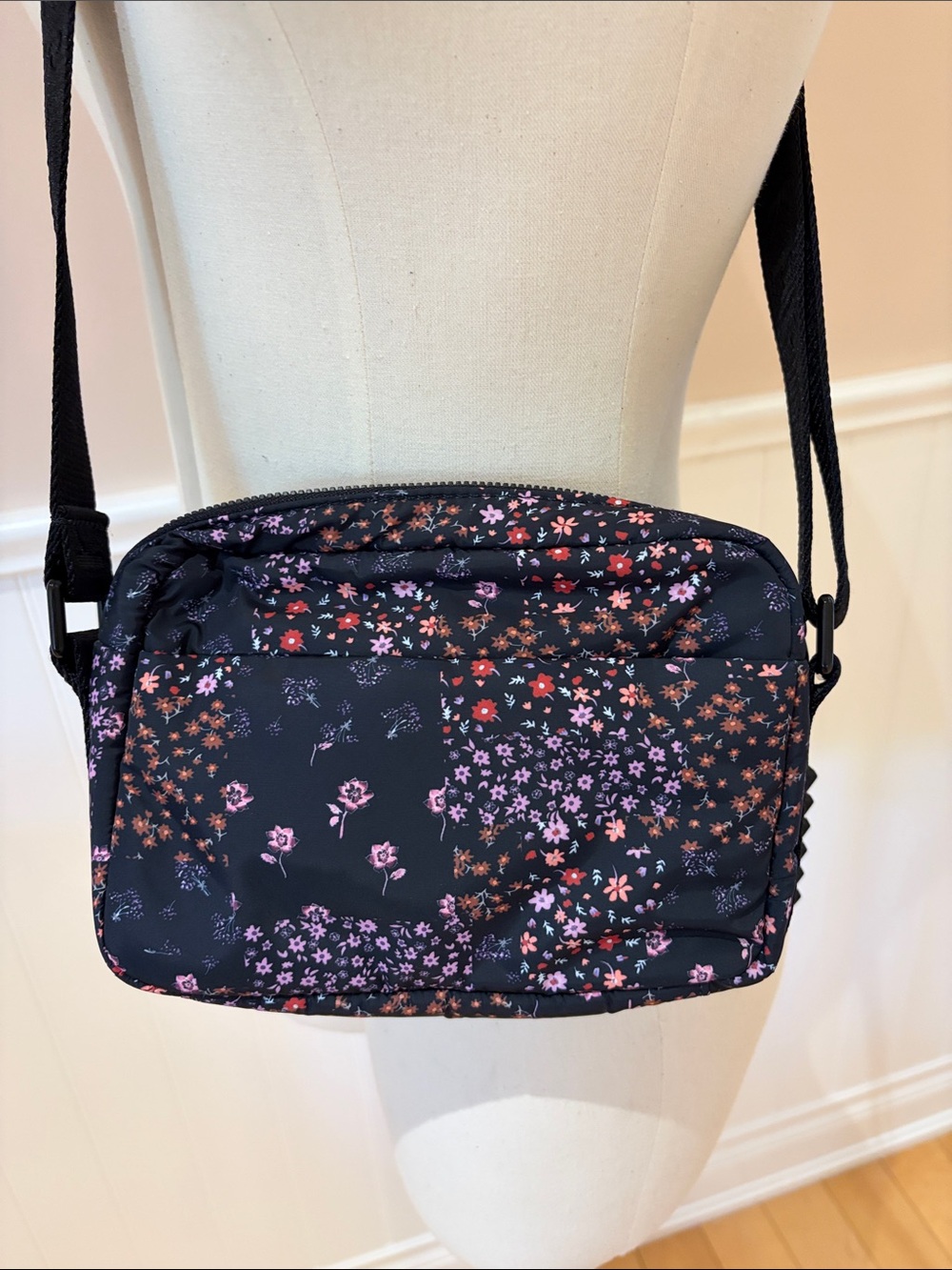 Thacker Crossbody Black Floral Bag